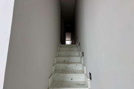 Escada de casa de condomínio à venda com 3 quartos, 130m² em Santana de Parnaíba, Santana de Parnaíba