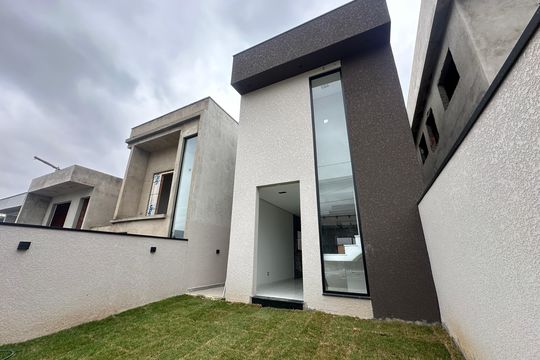 Garagem de casa de condomínio à venda com 3 quartos, 130m² em Santana de Parnaíba, Santana de Parnaíba