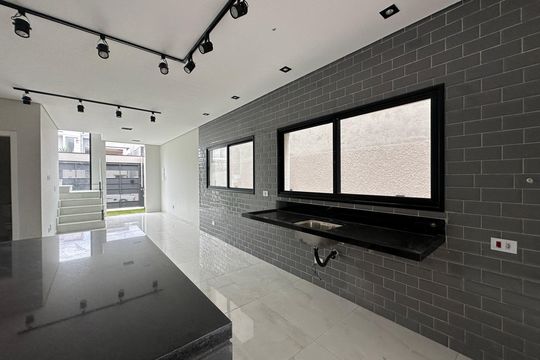 Cozinha de casa de condomínio à venda com 3 quartos, 130m² em Santana de Parnaíba, Santana de Parnaíba