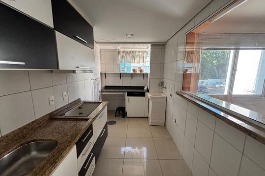Cozinha de apartamento para alugar com 2 quartos, 60m² em Morro Santana, Porto Alegre