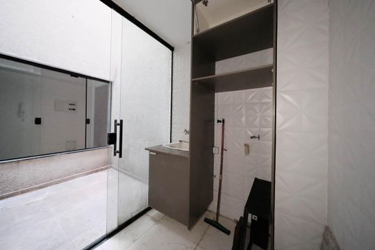 Sala/Cozinha de apartamento à venda com 2 quartos, 44m² em Parque Maria Luiza, São Paulo