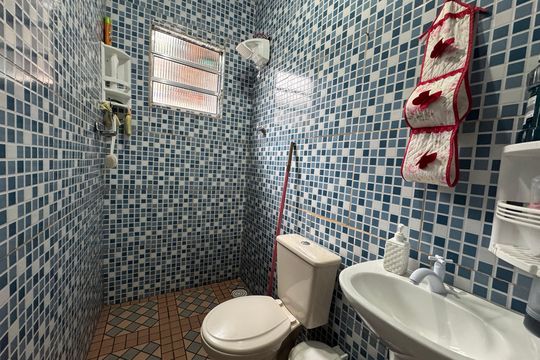 Banheiro de casa à venda com 2 quartos, 105m² em Presidente Altino, Osasco