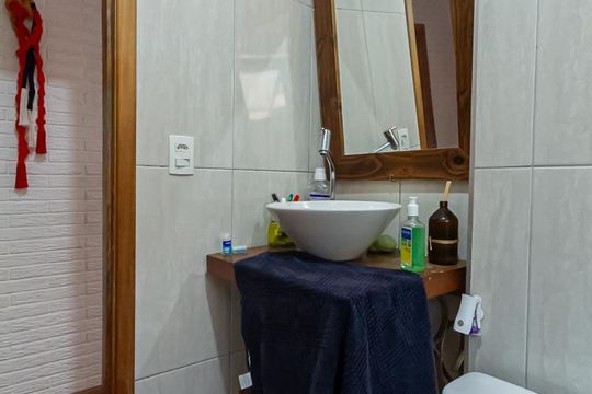Banheiro de apartamento à venda com 2 quartos, 58m² em Ferrazópolis, São Bernardo do Campo
