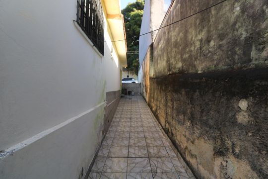 Corredor de casa para alugar com 2 quartos, 88m² em Jardim Egle, São Paulo