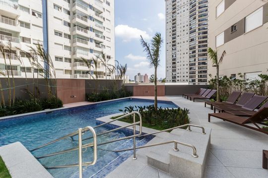 Piscina de apartamento à venda com 2 quartos, 52m² em Alphaville Empresarial, Barueri