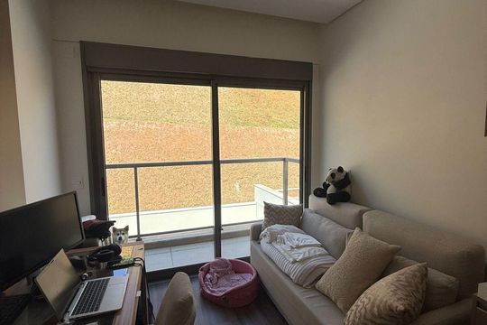 Sala de casa de condomínio à venda com 3 quartos, 200m² em Residencial Tambore III, Santana de Parnaíba