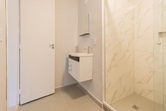 Banheiro de apartamento à venda com 2 quartos, 64m² em Grajaú, Rio de Janeiro