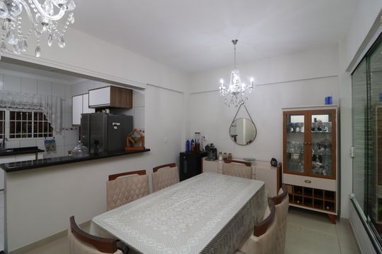 Sala de Jantar de casa à venda com 3 quartos, 198m² em Vila Alzira, São Paulo