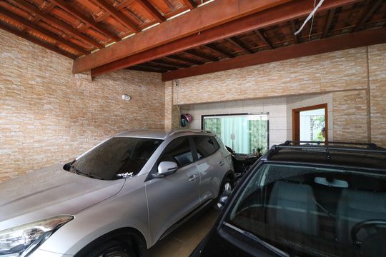 Garagem de casa à venda com 3 quartos, 198m² em Vila Alzira, São Paulo