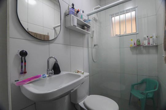 Banheiro de casa à venda com 2 quartos, 125m² em Jardim Vila Formosa, São Paulo