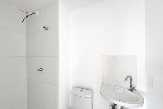 Banheiro de apartamento à venda com 1 quarto, 35m² em Vila Santa Delfina, São Paulo