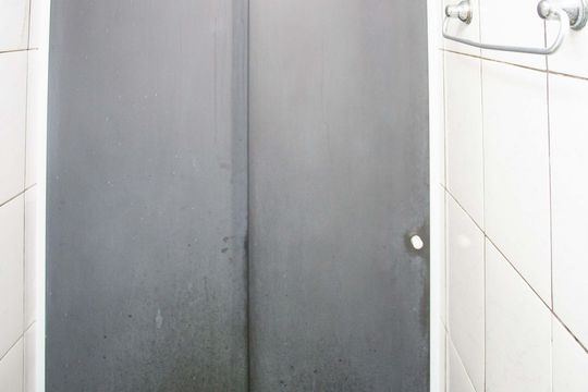 Banheiro social de apartamento à venda com 2 quartos, 40m² em Conceição, Diadema