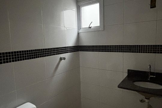 Banheiro da Suíte de apartamento à venda com 2 quartos, 106m² em Vila Curuçá, Santo André