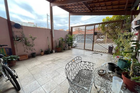 Garagem de casa à venda com 3 quartos, 94m² em Jaguaré, São Paulo