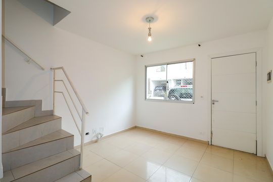 Casa de Condomínio para alugar com 2 quartos, 79m² em Campo Limpo, São Paulo