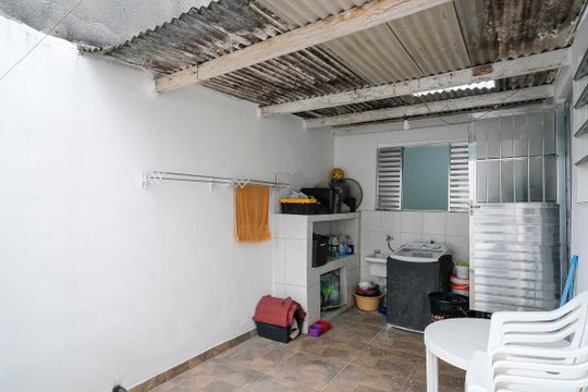 Quintal e área de serviço de casa à venda com 2 quartos, 63m² em Nova Gerti, São Caetano do Sul