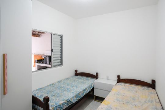 Quarto 2 de casa à venda com 2 quartos, 63m² em Nova Gerti, São Caetano do Sul