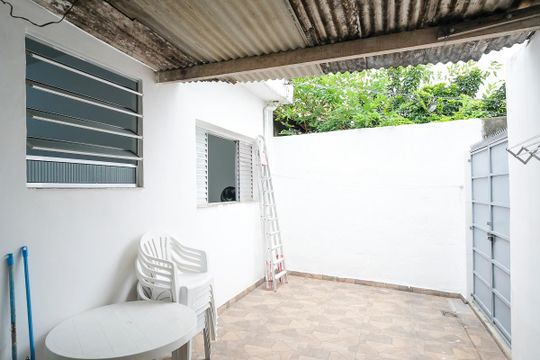 Quintal e área de serviço de casa à venda com 2 quartos, 63m² em Nova Gerti, São Caetano do Sul