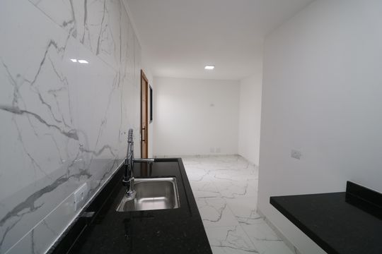 Cozinha de apartamento para alugar com 2 quartos, 40m² em Vila Celeste, São Paulo