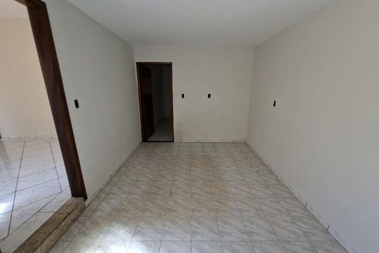 Sala de casa para alugar com 4 quartos, 50m² em Presidente Roosevelt, Uberlândia