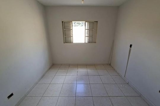 Casa para alugar com 4 quartos, 50m² em Presidente Roosevelt, Uberlândia