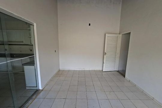Sala de casa para alugar com 4 quartos, 50m² em Presidente Roosevelt, Uberlândia