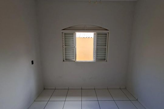 Casa para alugar com 4 quartos, 50m² em Presidente Roosevelt, Uberlândia