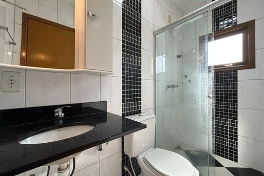 Banheiro 2 de casa à venda com 3 quartos, 100m² em Harmonia, Canoas