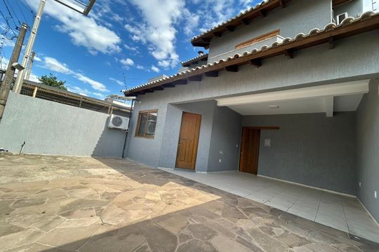 Casa à venda com 3 quartos, 100m² em Harmonia, Canoas
