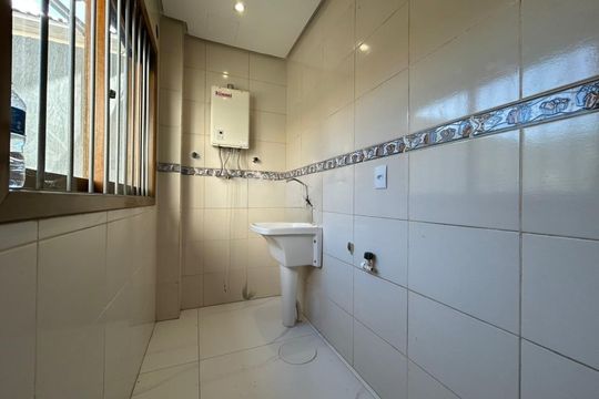 Área de serviço de casa à venda com 3 quartos, 100m² em Harmonia, Canoas