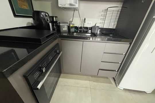 Cozinha de apartamento para alugar com 2 quartos, 45m² em Bela Vista, São Paulo