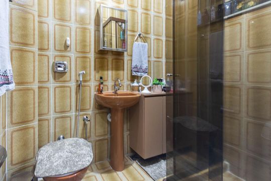 Banheiro de apartamento à venda com 2 quartos, 75m² em Vila Isabel, Rio de Janeiro
