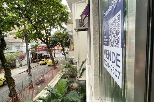 Plaquinha de apartamento à venda com 2 quartos, 75m² em Vila Isabel, Rio de Janeiro