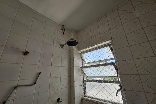 Banheiro de serviço de apartamento à venda com 2 quartos, 89m² em Pechincha, Rio de Janeiro