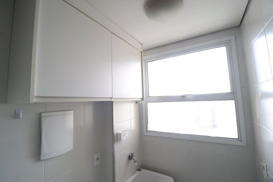 Cozinha e Área de Serviço de apartamento para alugar com 2 quartos, 70m² em Umuarama, Uberlândia