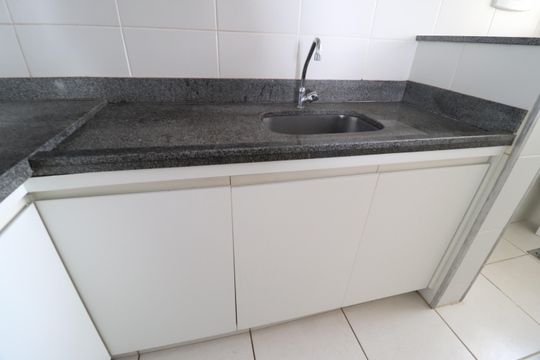 Cozinha de apartamento para alugar com 2 quartos, 70m² em Umuarama, Uberlândia