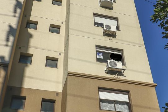 Fachada de apartamento à venda com 3 quartos, 70m² em São Geraldo, Porto Alegre