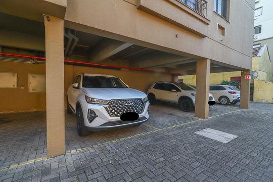 Garagem de apartamento à venda com 3 quartos, 70m² em São Geraldo, Porto Alegre