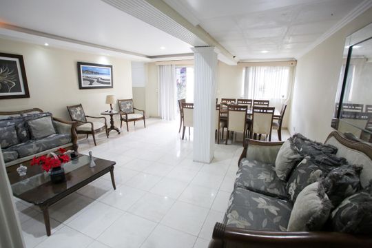 Casa para alugar com 6 quartos, 440m² em Anil, Rio de Janeiro