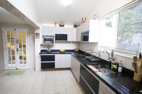 Cozinha de casa para alugar com 6 quartos, 440m² em Anil, Rio de Janeiro