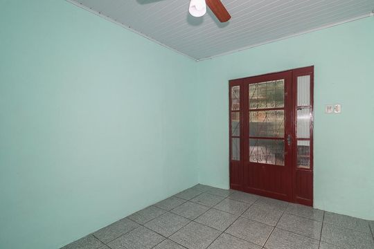 Sala de casa à venda com 3 quartos, 126m² em Mário Quintana, Porto Alegre