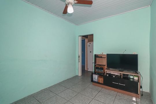 Sala de casa à venda com 3 quartos, 126m² em Mário Quintana, Porto Alegre