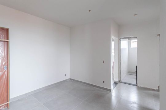 Apartamento à venda com 2 quartos, 50m² em Parque Xangri-lá, Contagem
