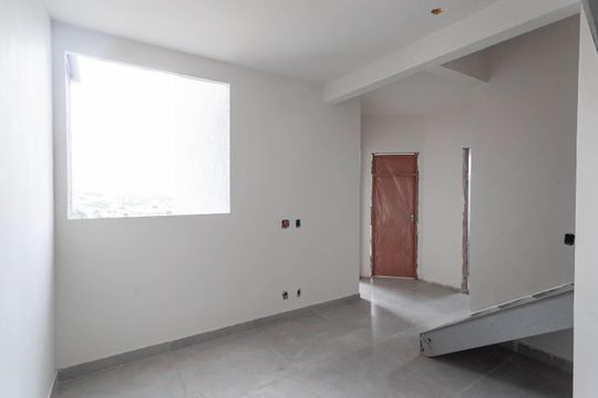 Apartamento à venda com 2 quartos, 100m² em Parque Xangri-lá, Contagem