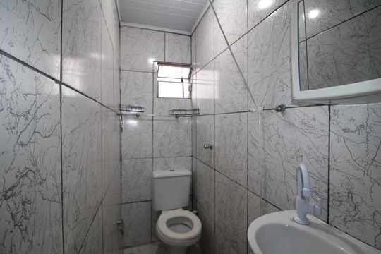 Banheiro de kitnet/studio para alugar com 1 quarto, 22m² em Vila Siria, São Paulo