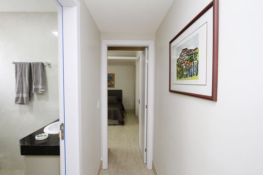 Corredor de kitnet/studio para alugar com 1 quarto, 54m² em Santa Lúcia, Belo Horizonte