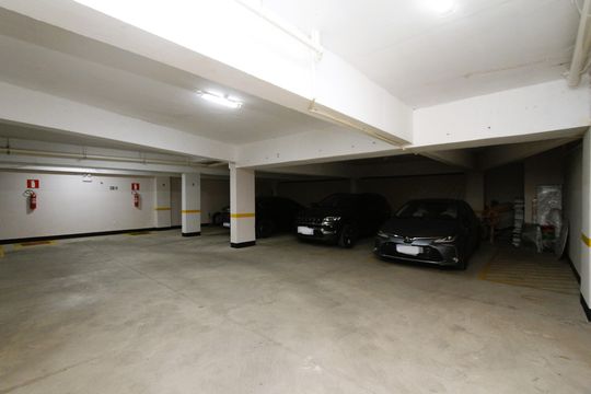 Garagem de kitnet/studio para alugar com 1 quarto, 54m² em Santa Lúcia, Belo Horizonte