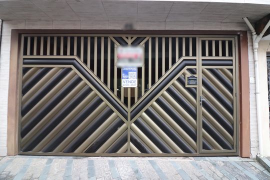 Fachada de casa à venda com 2 quartos, 180m² em Montanhão, São Bernardo do Campo
