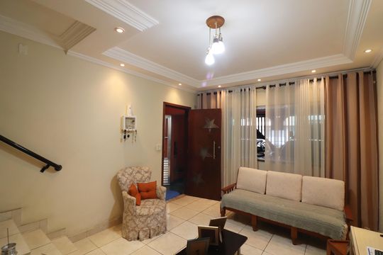 Casa à venda com 2 quartos, 180m² em Montanhão, São Bernardo do Campo