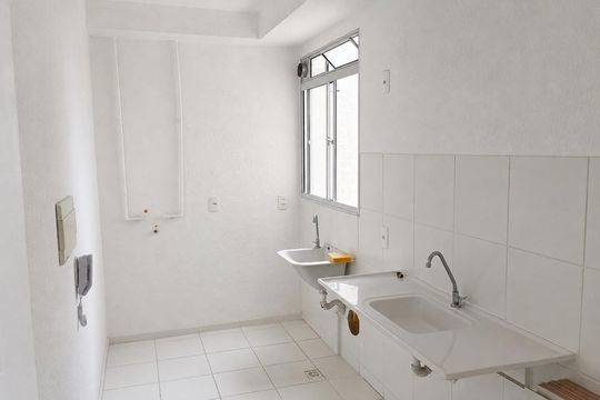 Cozinha de apartamento para alugar com 2 quartos, 42m² em Guaratiba, Rio de Janeiro